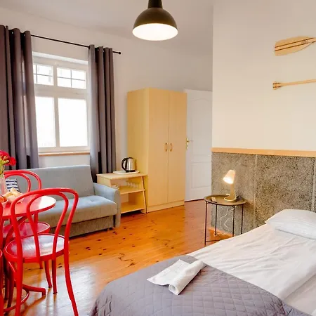 Affittacamere Dom, Pokoje, Prywatne Przy Rzezbie Rybaka 3*