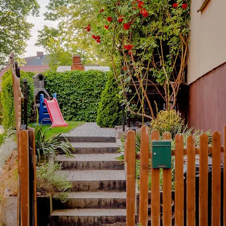 Dom, Pokoje, Prywatne Przy Rzezbie Rybaka Rowy (Pomerania)