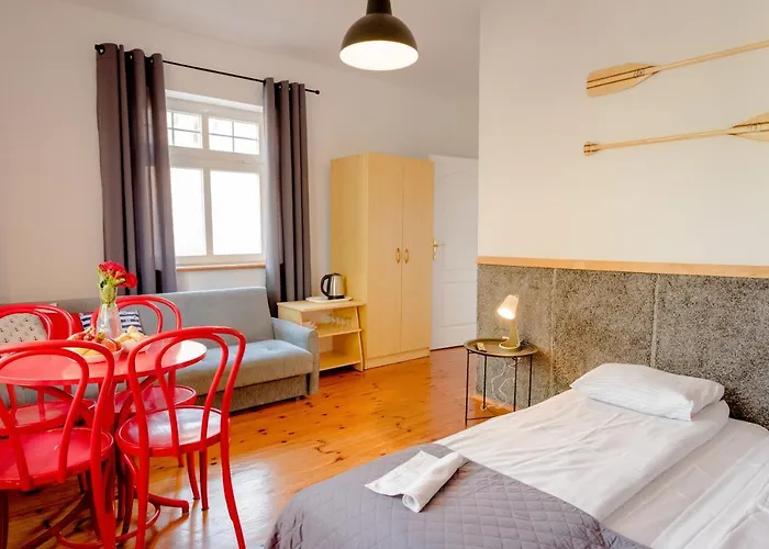 Gasthof Dom, Pokoje, Prywatne Przy Rzezbie Rybaka 3*