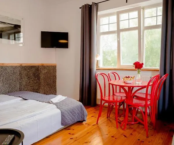 Dom, Pokoje, Prywatne Przy Rzezbie Rybaka Rowy (Pomerania)