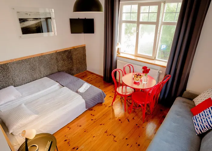 Dom, Pokoje, Prywatne Przy Rzezbie Rybaka Rowy (Pomerania)