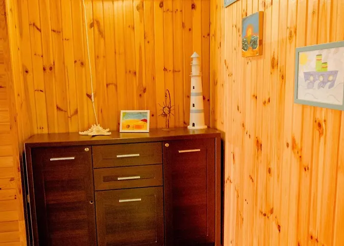 Gasthof Dom, Pokoje, Prywatne Przy Rzezbie Rybaka Rowy (Pomerania)